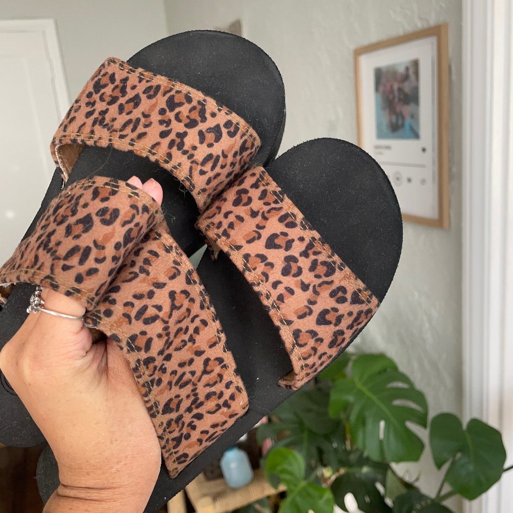 UO Leopard Platform Sandals Sz. 6